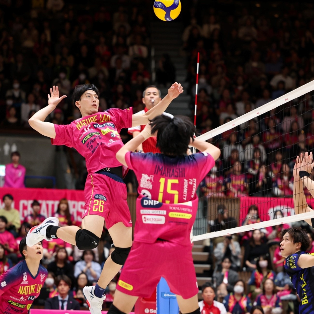 曼联近9场英超仅1负，4胜3平状态回升