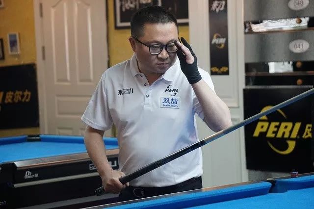 而一个球员 而一个球员